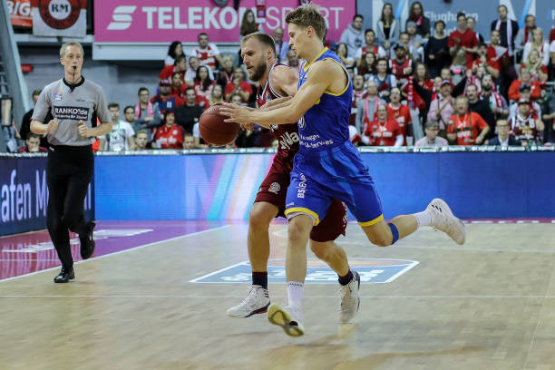 力充沛且同 力充沛且同