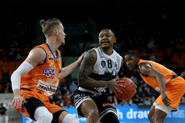 一触即发 一触即发