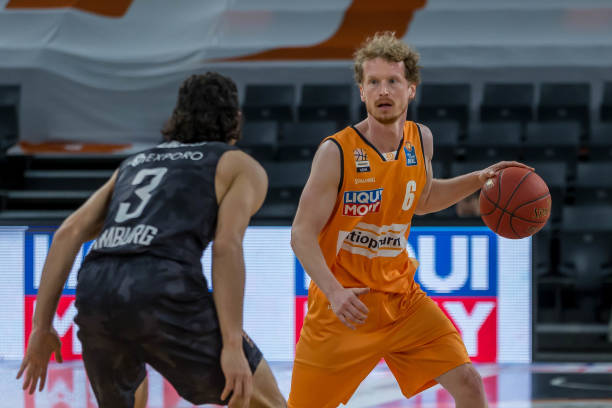 阵容调整成 阵容调整成